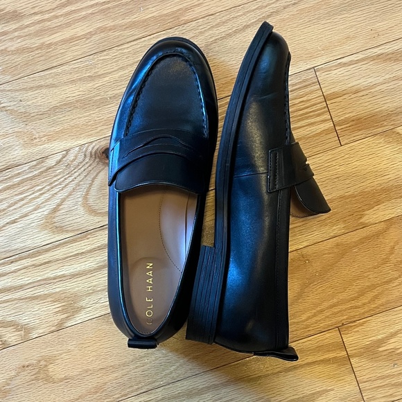 Classic black loafers - Picture 1 of 6